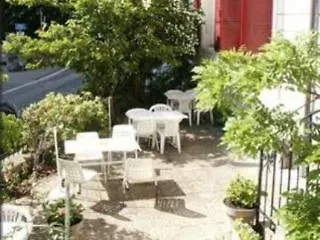 Du Marche Hotel 2*