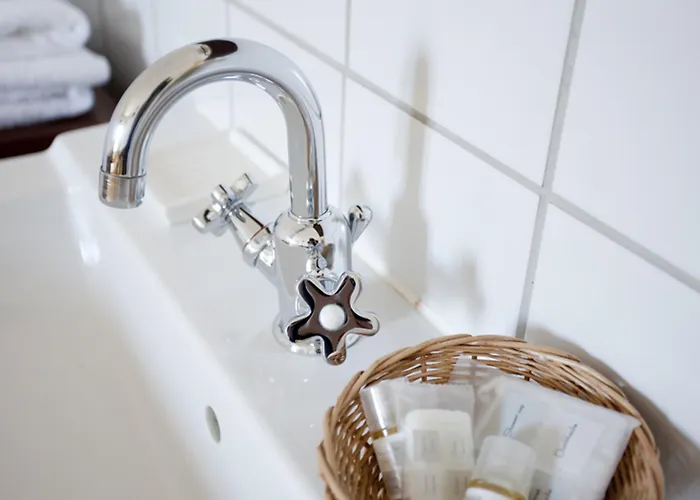 Du Marche Готель