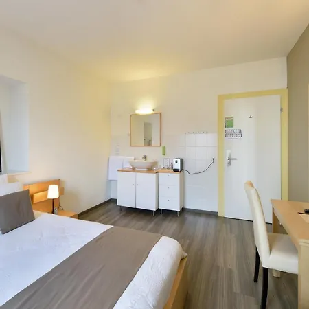 Du Marche Hotel